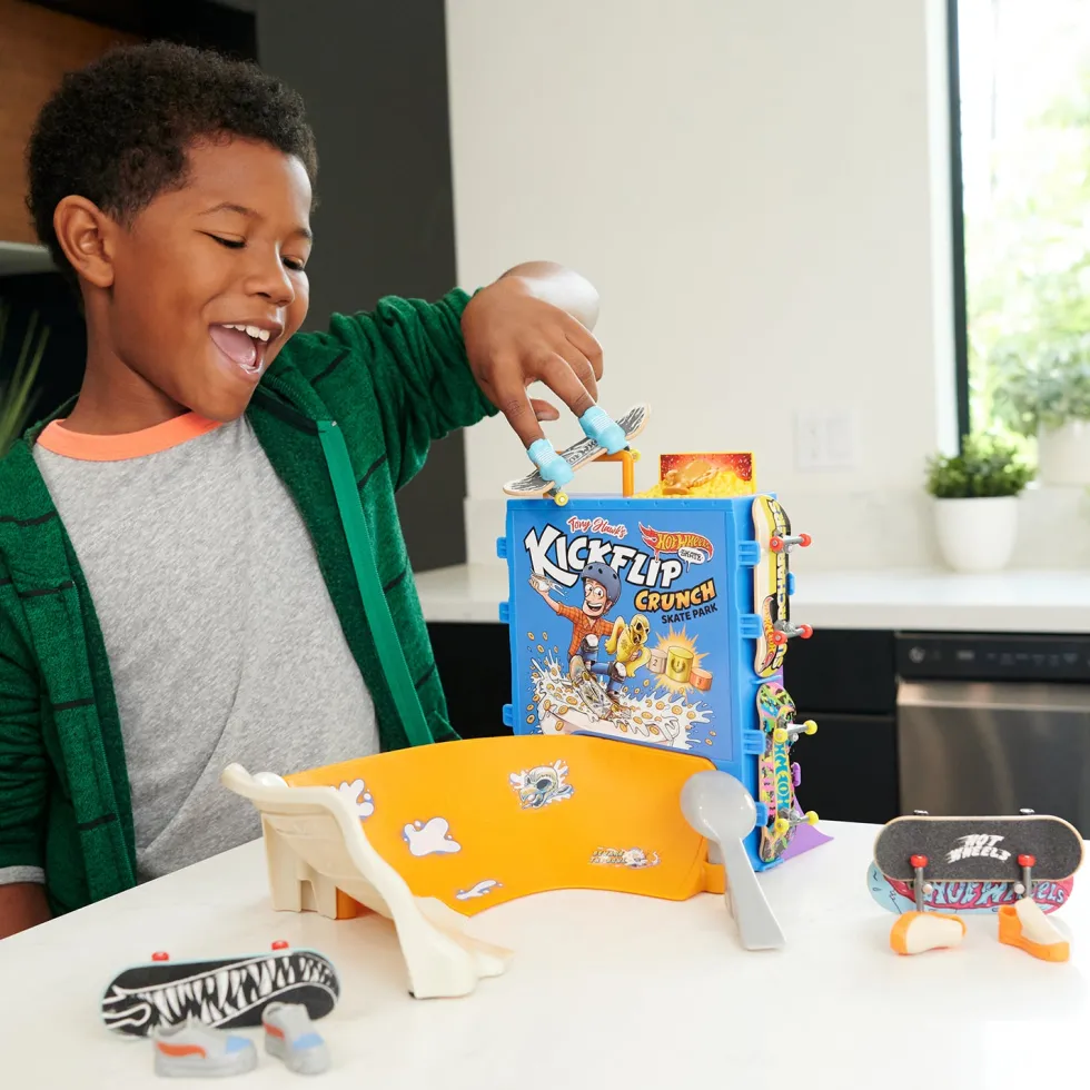 Hot Wheels Tony Hawk Skate Cereal Bowl Set con Fingerboard